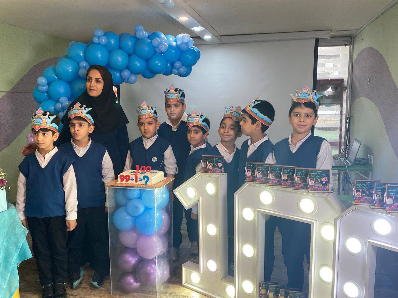 جشن 100 کلاس دومی های دبستان غیردولتی هوشمند خرد یک