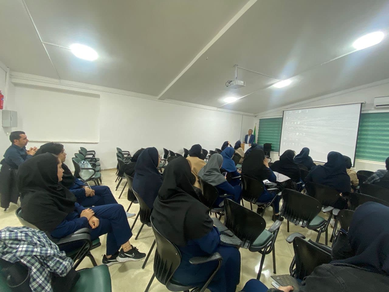 جلسه شورای آموزگاران سال تحصیلی 1404-1403